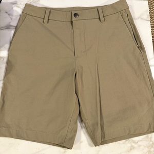 Lululemon sz 30 9inch Comission Classic Shorts